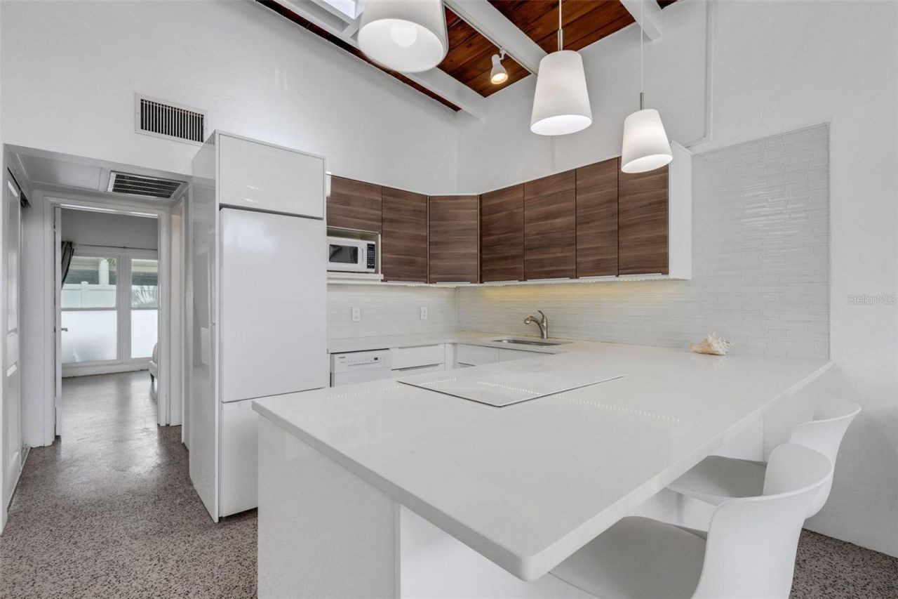 1129 Seaside Drive, Unit 7, Sarasota, FL 34242 Photo