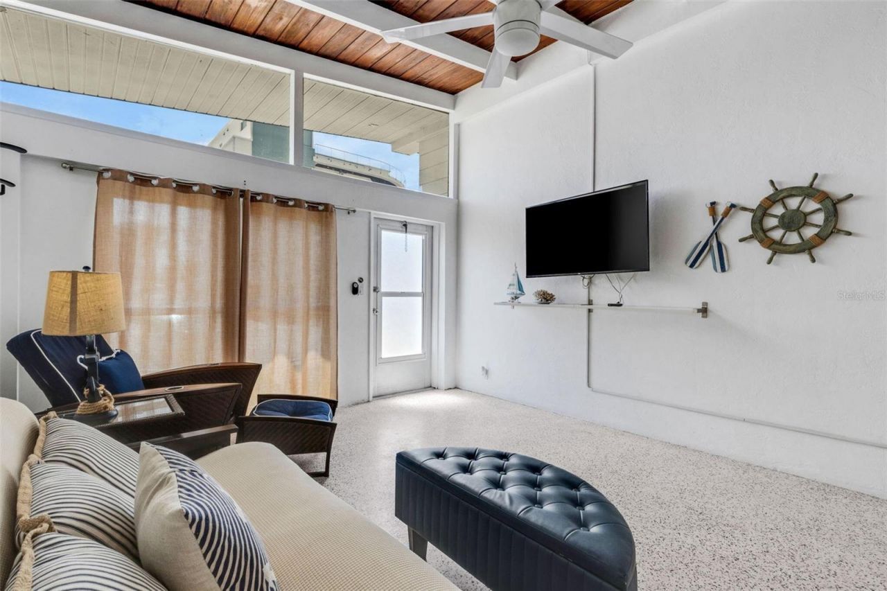 1129 Seaside Drive, Unit 7, Sarasota, FL 34242 Photo