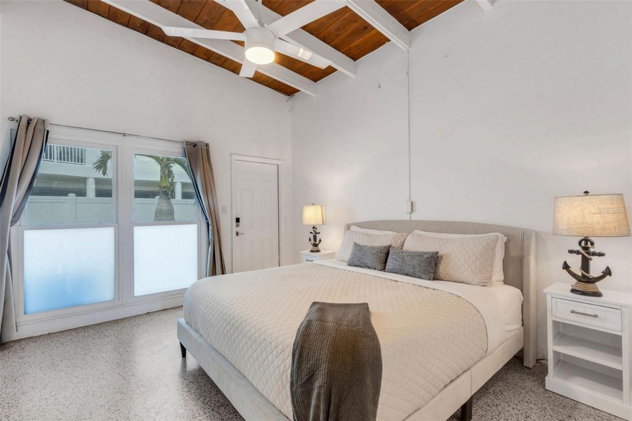 1129 Seaside Drive, Unit 7, Sarasota, FL 34242 Photo