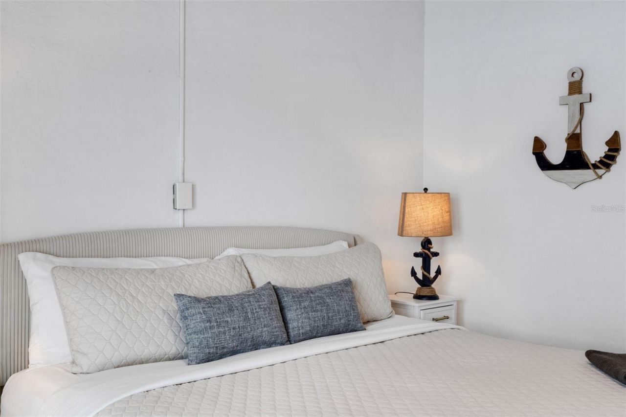 1129 Seaside Drive, Unit 7, Sarasota, FL 34242 Photo