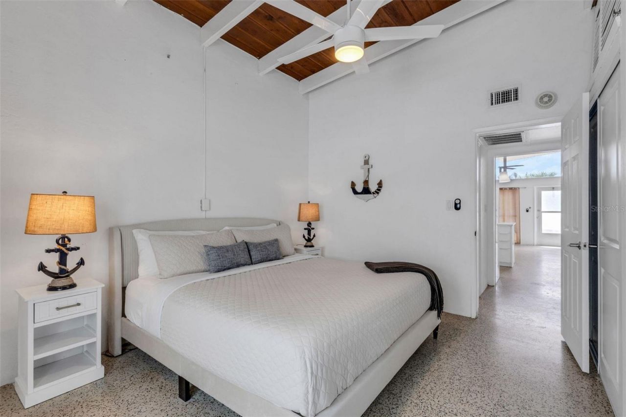 1129 Seaside Drive, Unit 7, Sarasota, FL 34242 Photo