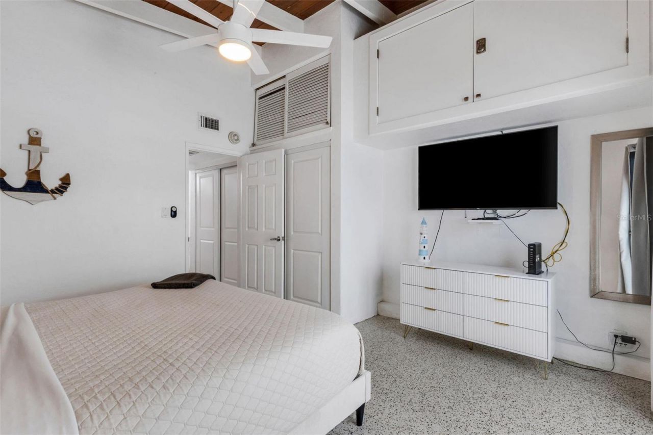 1129 Seaside Drive, Unit 7, Sarasota, FL 34242 Photo