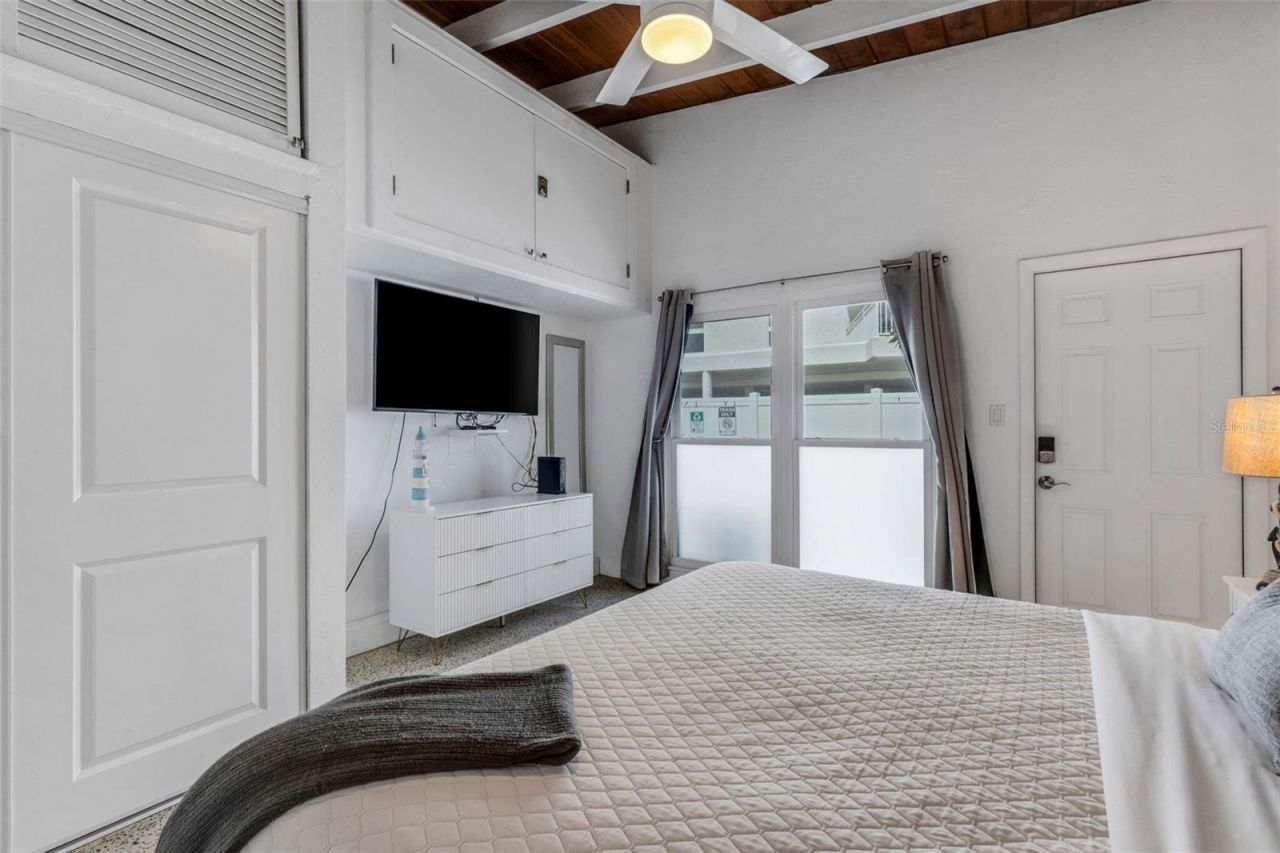 1129 Seaside Drive, Unit 7, Sarasota, FL 34242 Photo