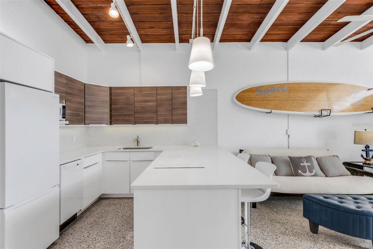 1129 Seaside Drive, Unit 7, Sarasota, FL 34242 Photo