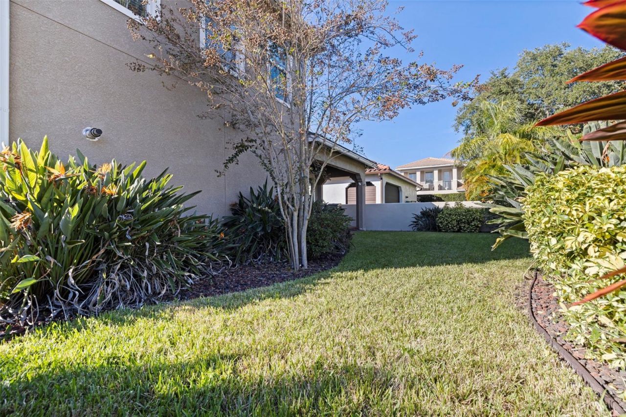 6101 Yeats Manor Drive, Tampa, FL 33616 Photo