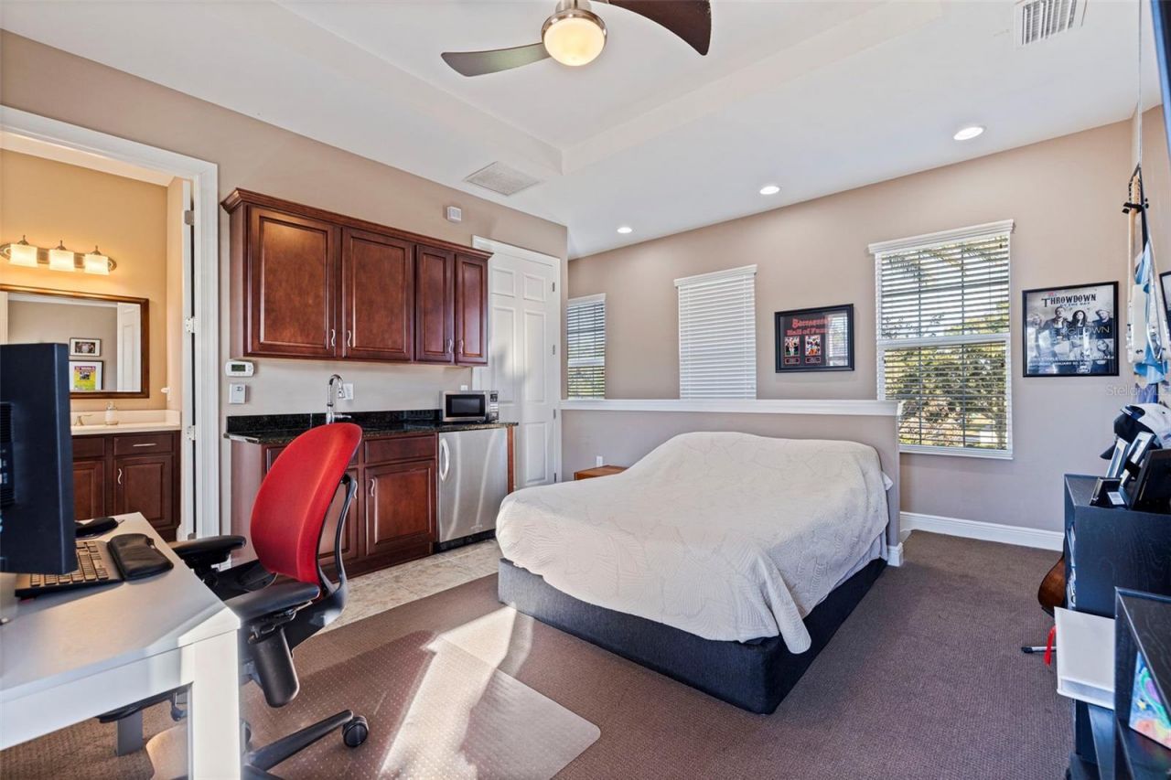 6101 Yeats Manor Drive, Tampa, FL 33616 Photo