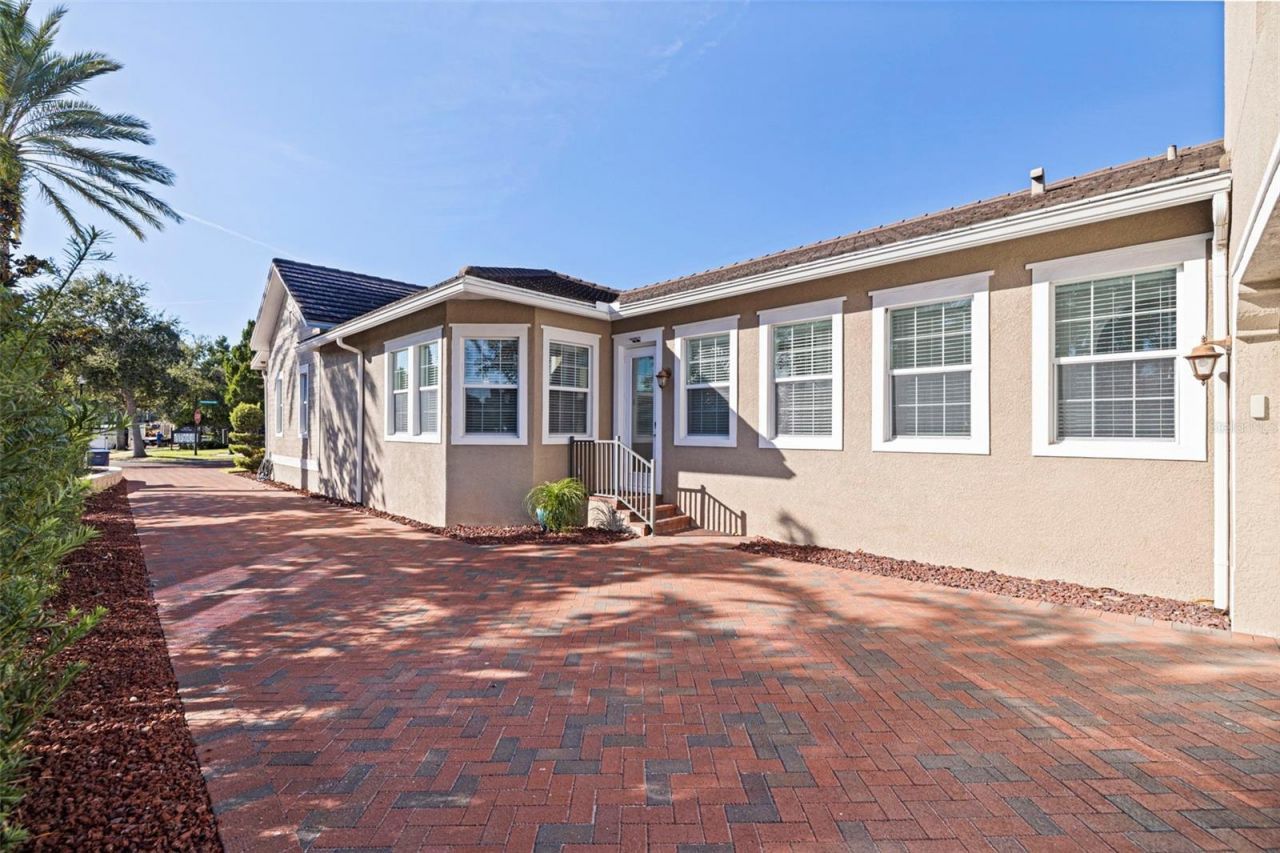 6101 Yeats Manor Drive, Tampa, FL 33616 Photo