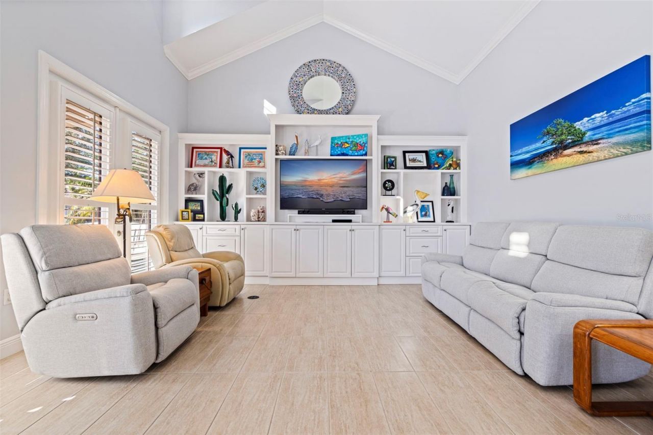 6101 Yeats Manor Drive, Tampa, FL 33616 Photo