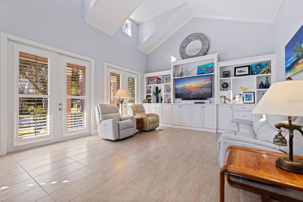 6101 Yeats Manor Drive, Tampa, FL 33616 Photo