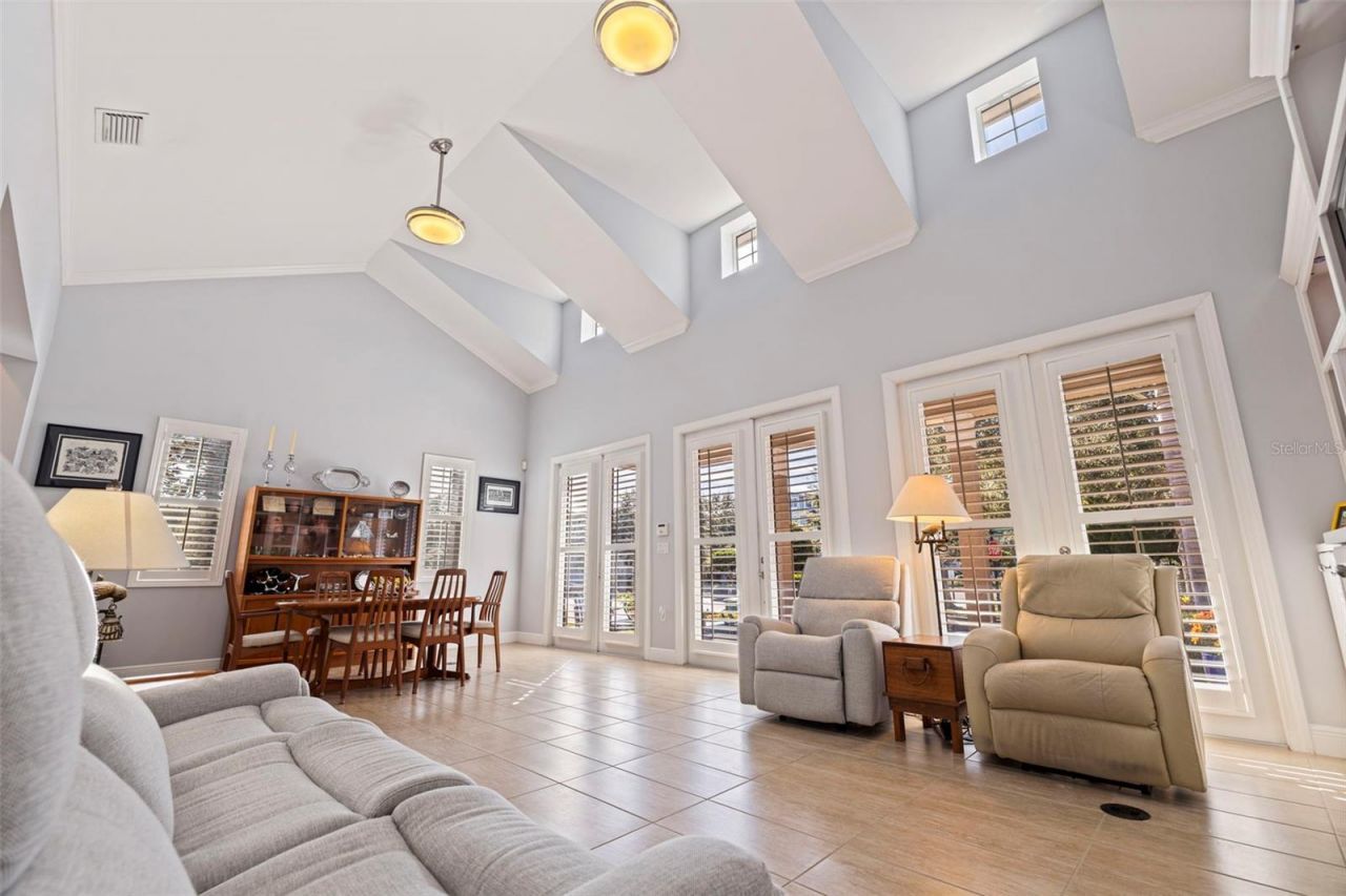 6101 Yeats Manor Drive, Tampa, FL 33616 Photo