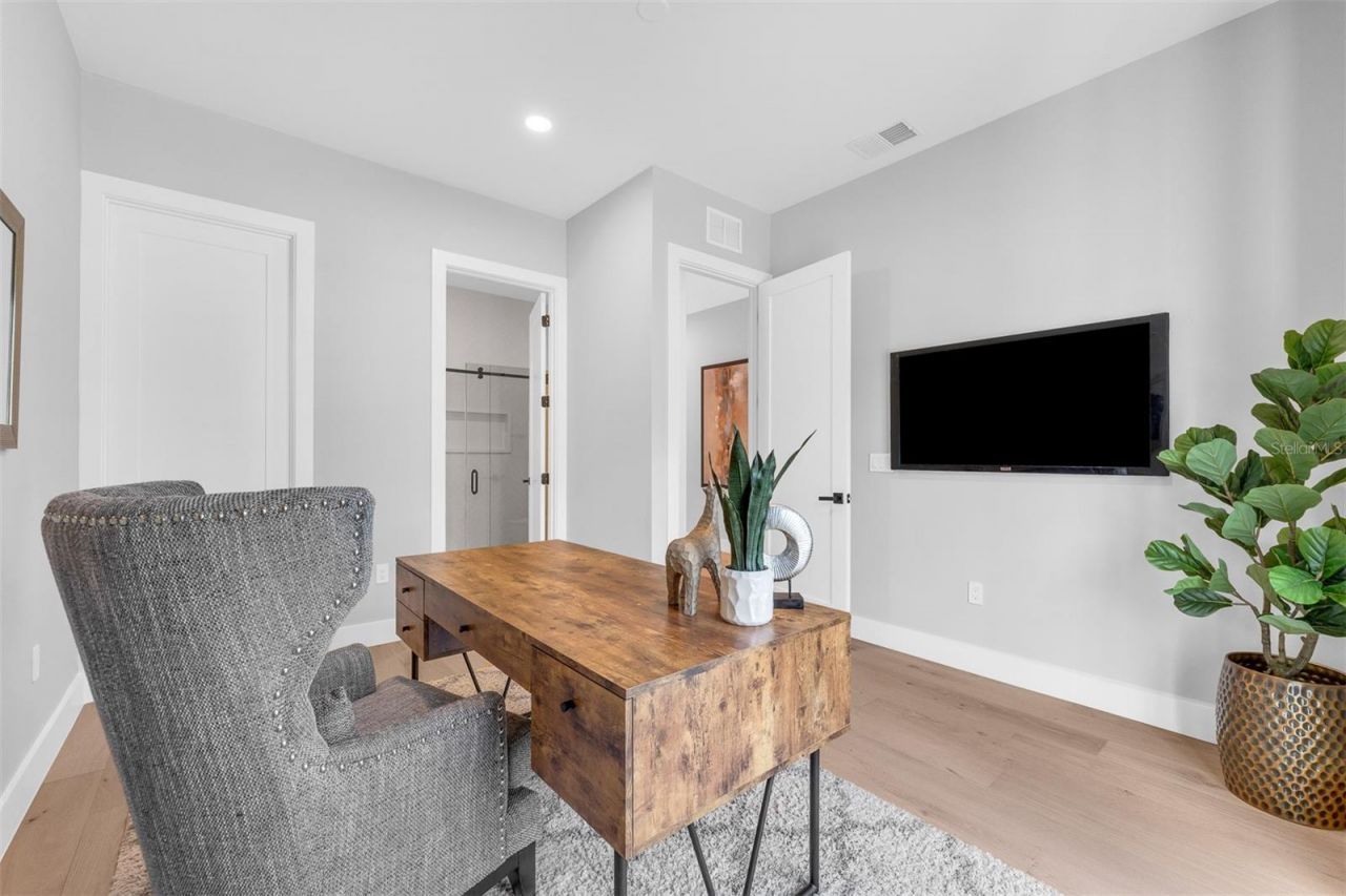 2422 Musselwhite Avenue, Orlando, FL 32804 Photo