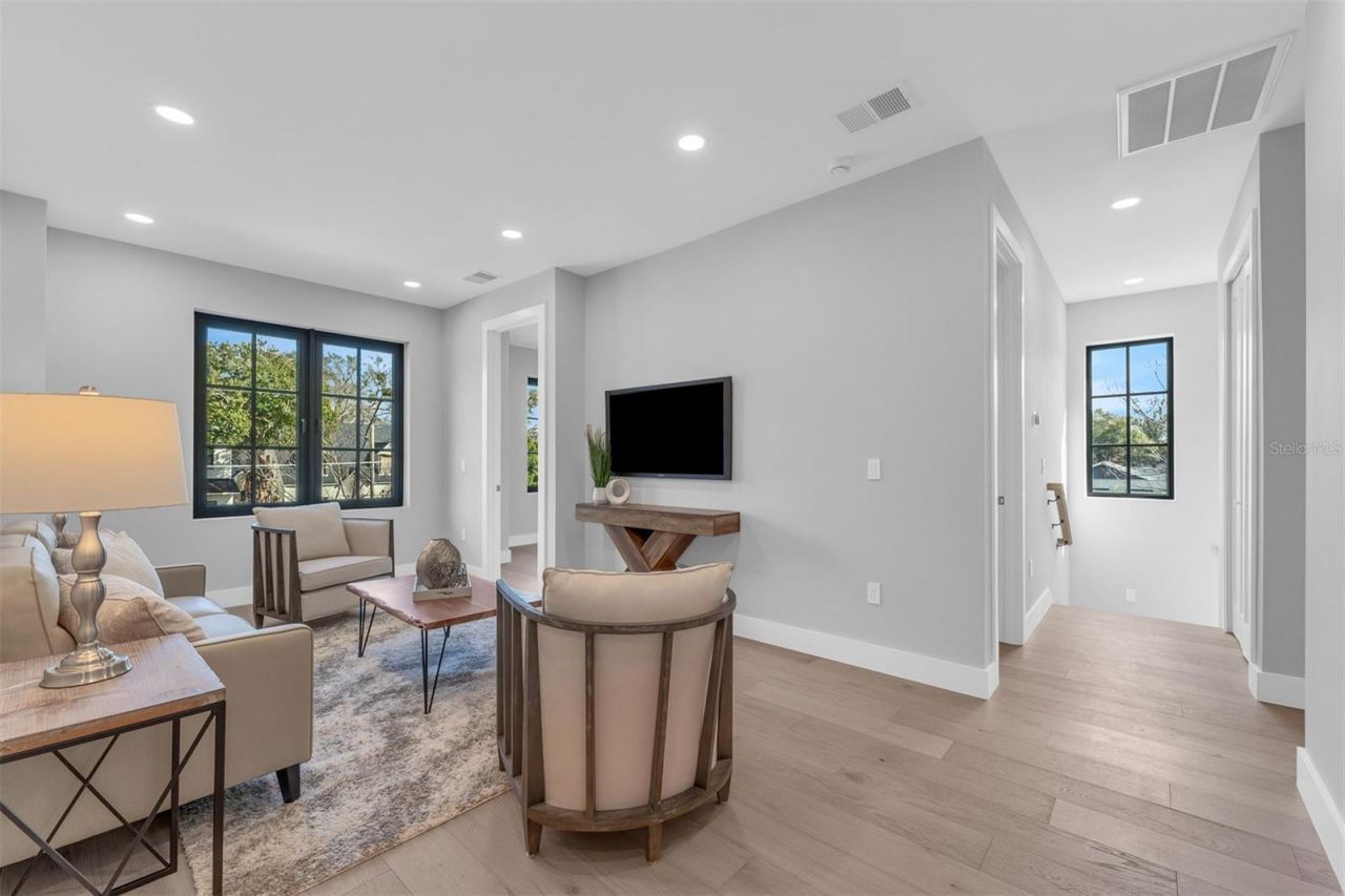 2422 Musselwhite Avenue, Orlando, FL 32804 Photo