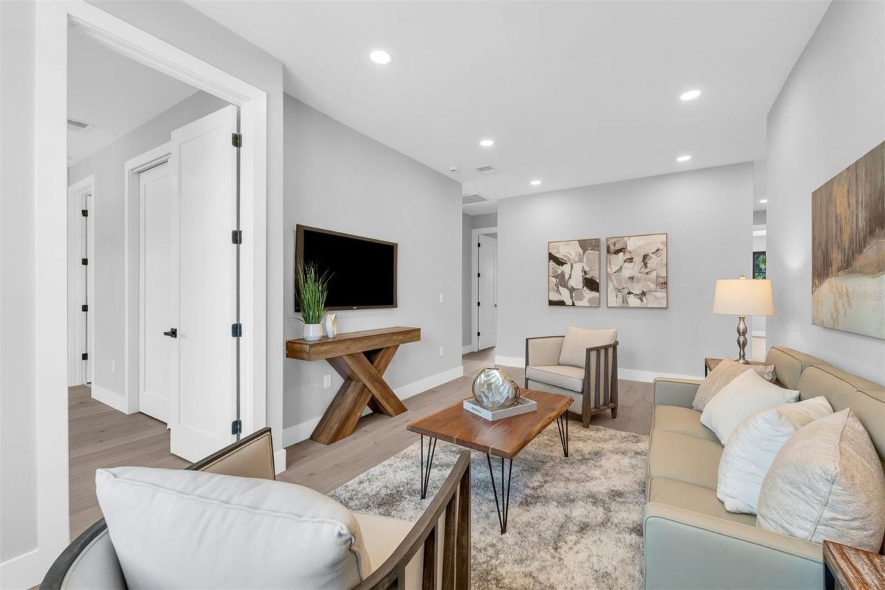 2422 Musselwhite Avenue, Orlando, FL 32804 Photo