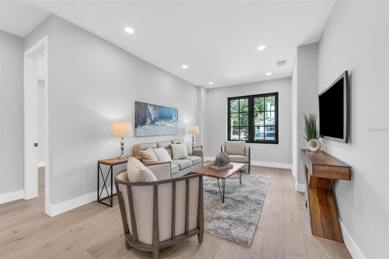 2422 Musselwhite Avenue, Orlando, FL 32804 Photo