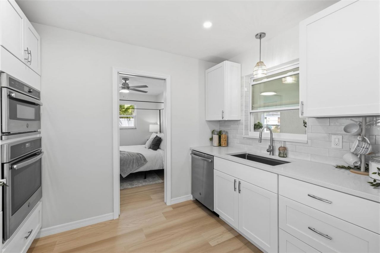 1027 27th Avenue S, Saint Petersburg, FL 33705 Photo