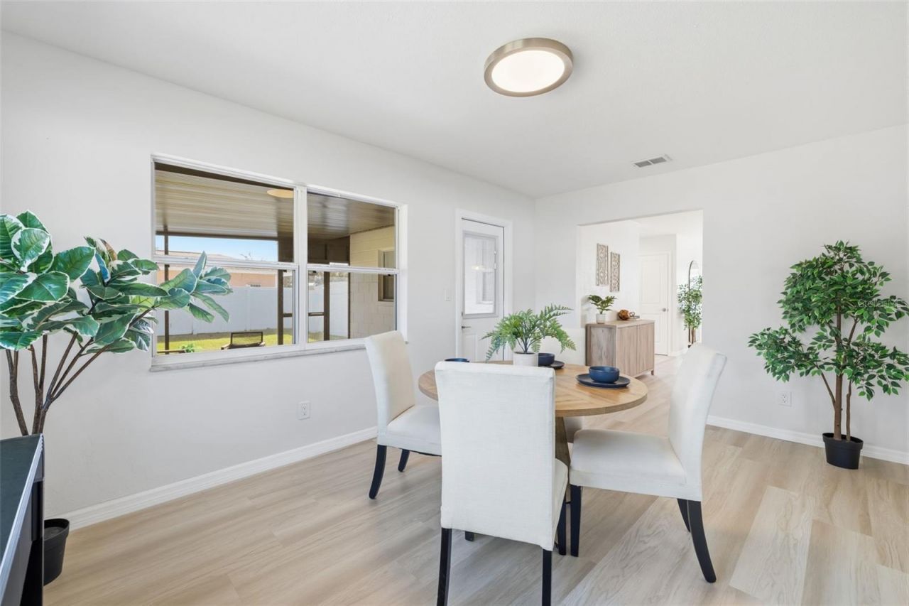 1027 27th Avenue S, Saint Petersburg, FL 33705 Photo