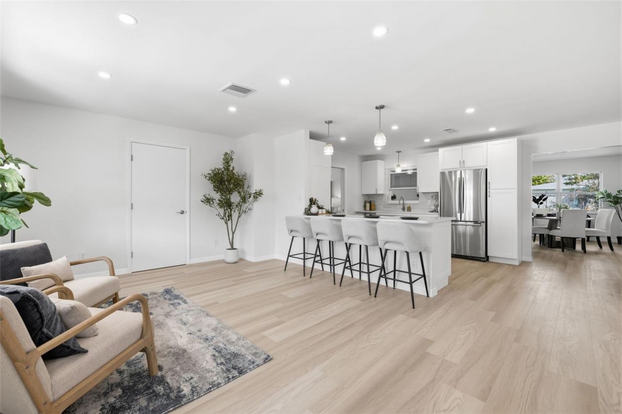 1027 27th Avenue S, Saint Petersburg, FL 33705 Photo