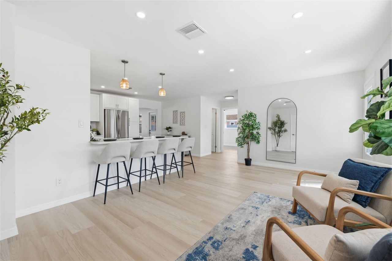 1027 27th Avenue S, Saint Petersburg, FL 33705 Photo