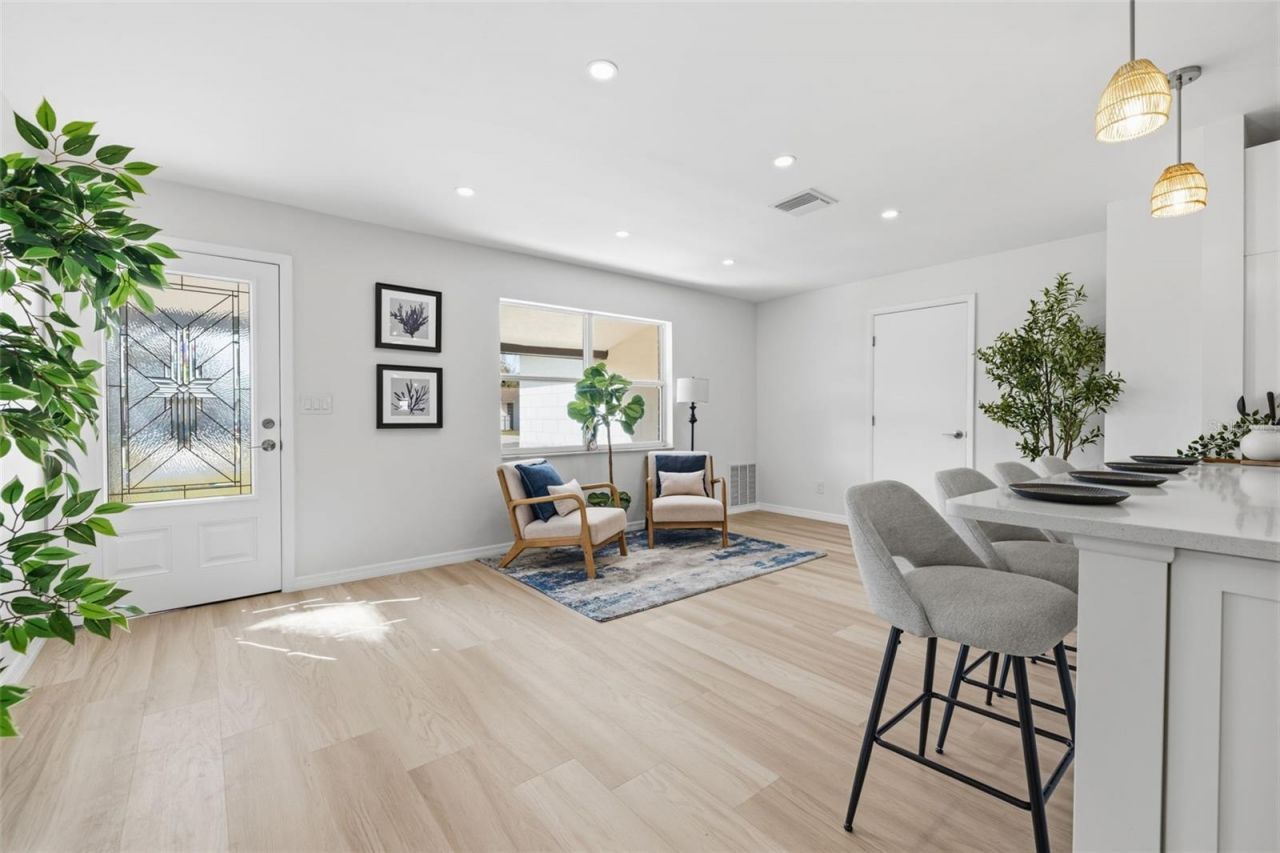 1027 27th Avenue S, Saint Petersburg, FL 33705 Photo