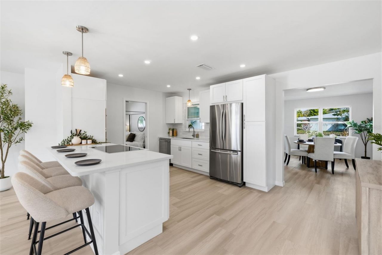 1027 27th Avenue S, Saint Petersburg, FL 33705 Photo