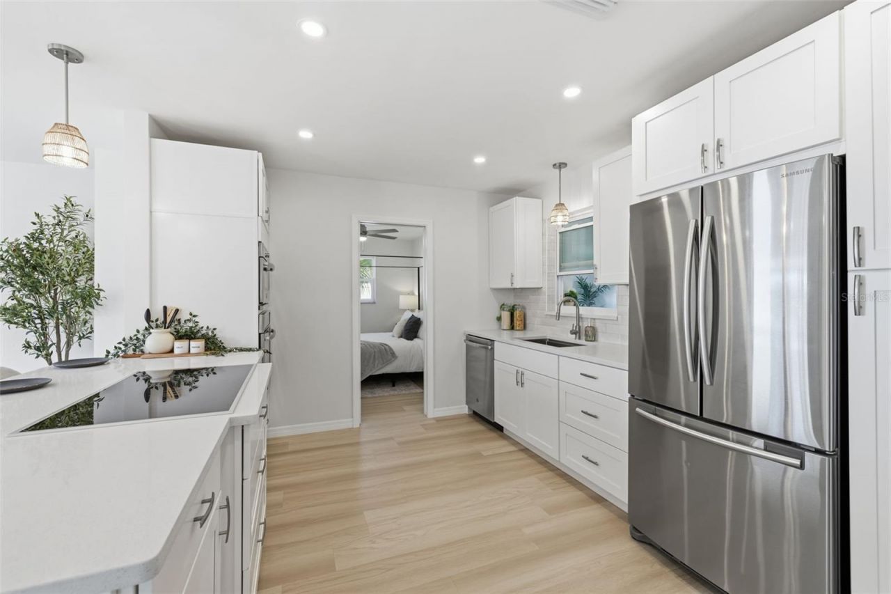 1027 27th Avenue S, Saint Petersburg, FL 33705 Photo