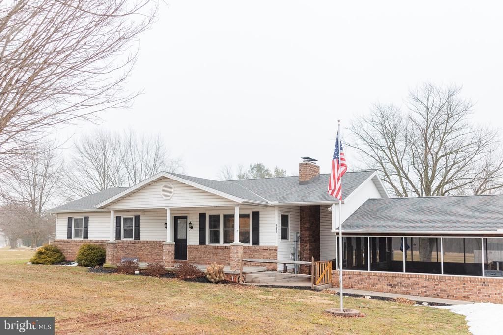 695 Kohler School Road, New Oxford, PA 17350 Main Photo