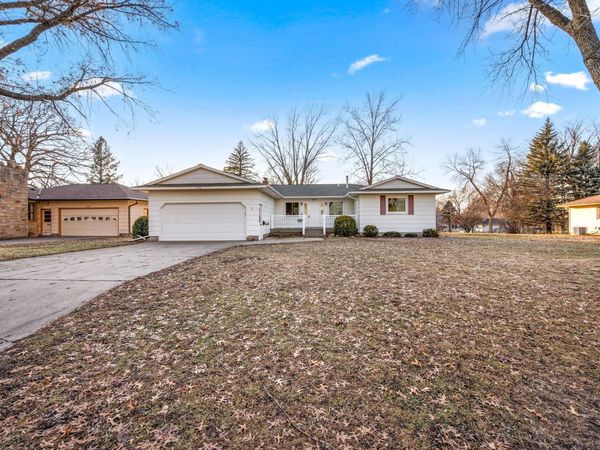 1224 S Ramsey Street, Blue Earth, MN 56013