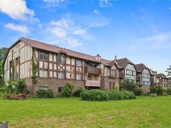 124 Camelot Drive, Atlanta, GA 30349