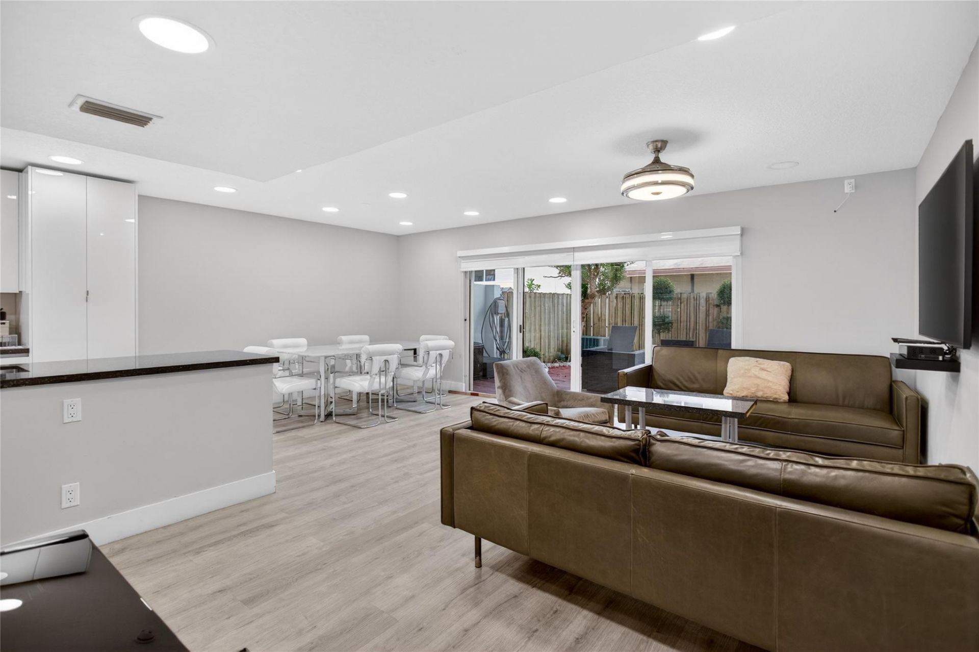 3331 Farragut Street, Unit 8d, Hollywood, FL 33021 Photo