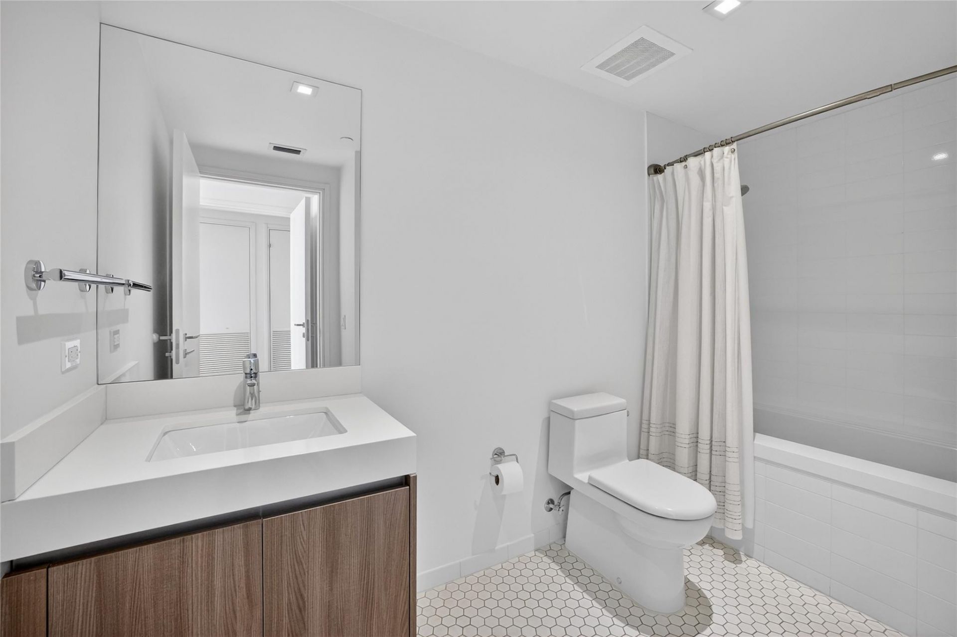 401 N Birch Rd Road, Unit 600, Fort Lauderdale, FL 33304 Photo