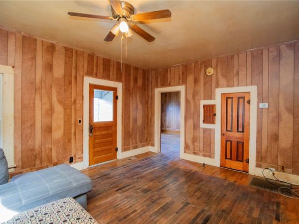 407 N Pittman Street , Prairie Grove, AR 72753