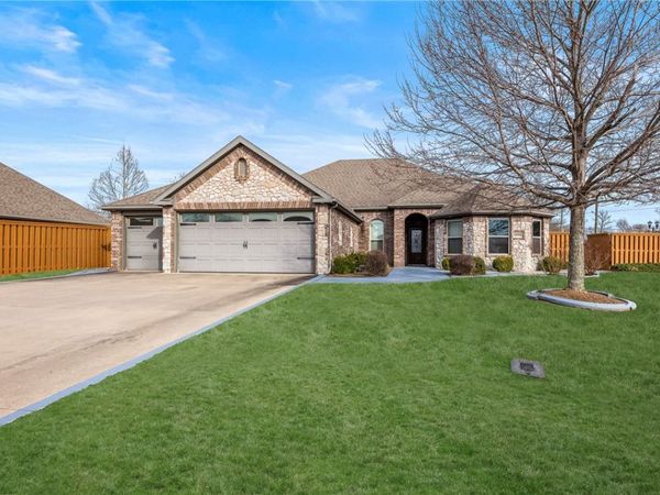 3300 Park Hill Boulevard, Bentonville, AR 72712