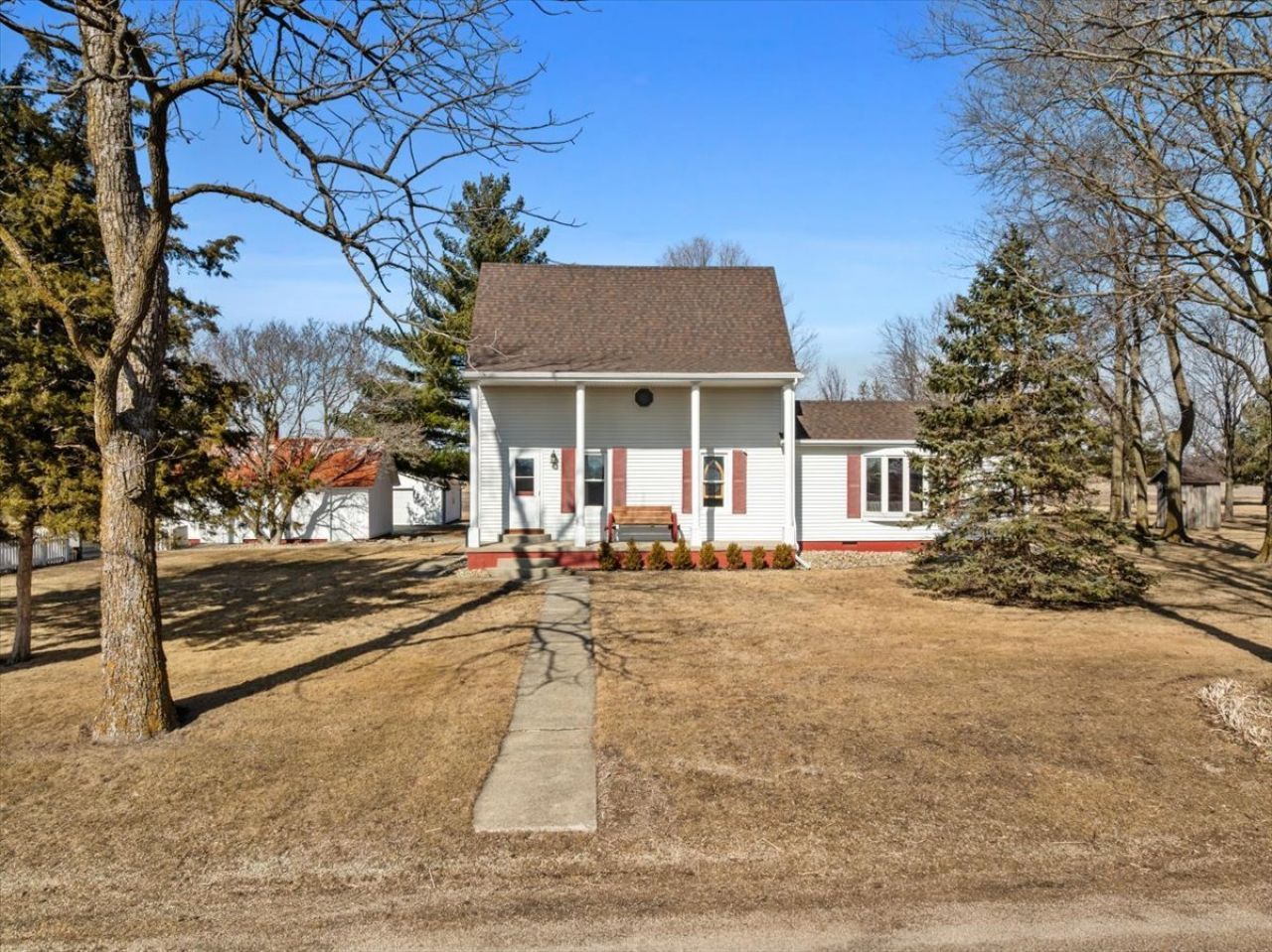 2411 Goldberg Road, Bloomington, IL 61705 Main Photo