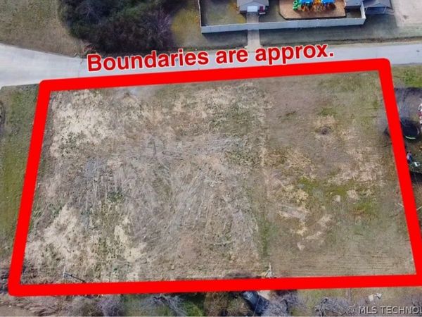 727 E 21st Street , Okmulgee, OK 74447