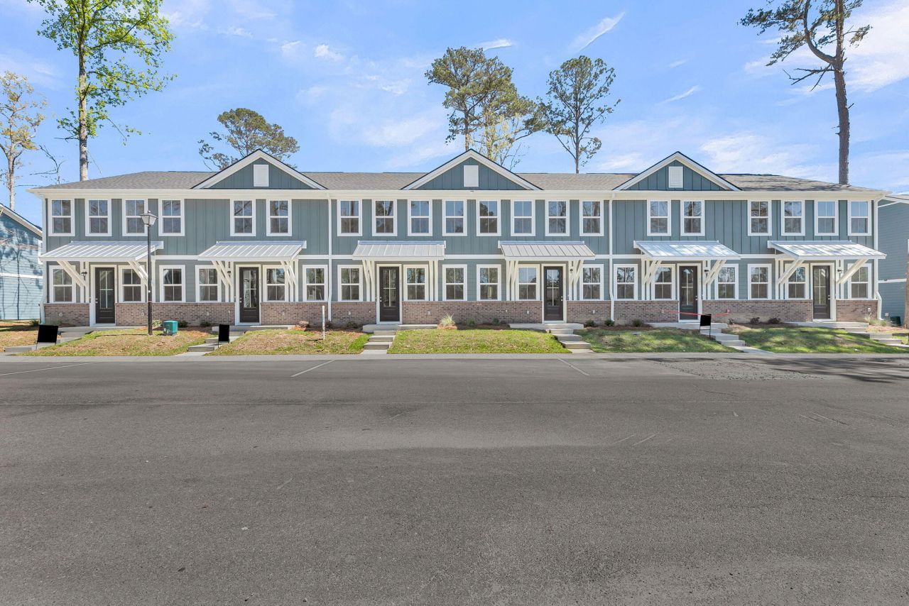 473 Martins Creek Boulevard Photo 3