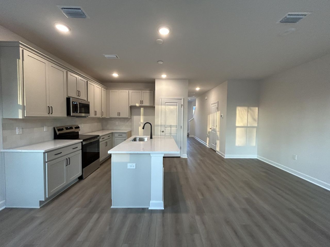 473 Martins Creek Boulevard Photo 7