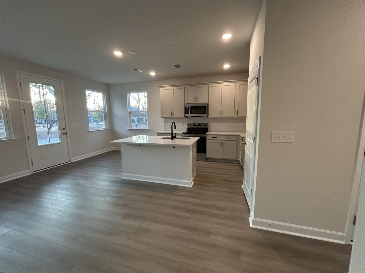 473 Martins Creek Boulevard Photo 9