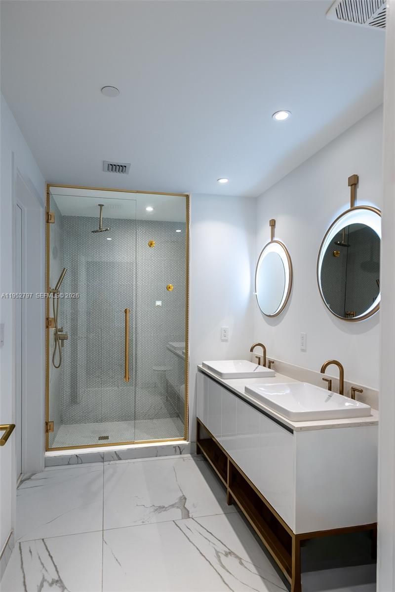 2678 Tigertail Ave, Unit 612, Miami, FL 33133 Photo