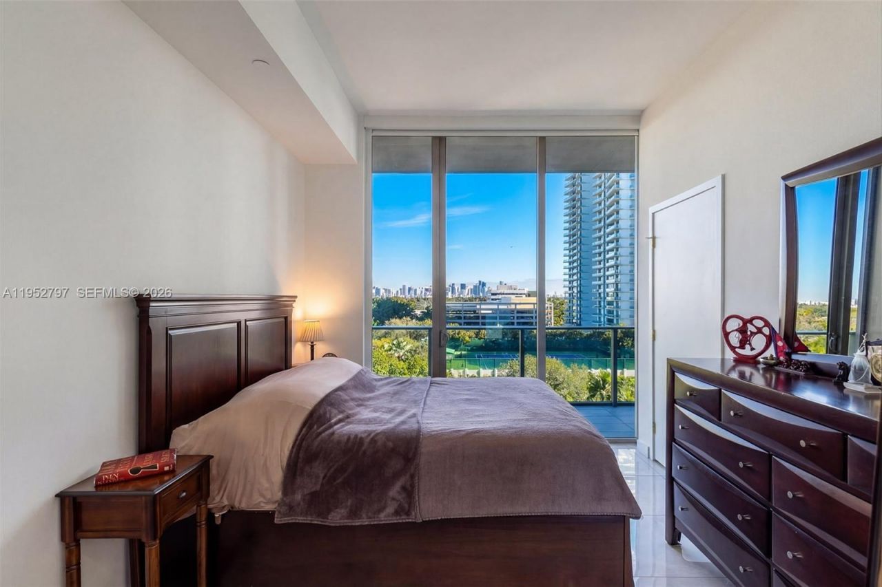 2678 Tigertail Ave, Unit 612, Miami, FL 33133 Photo