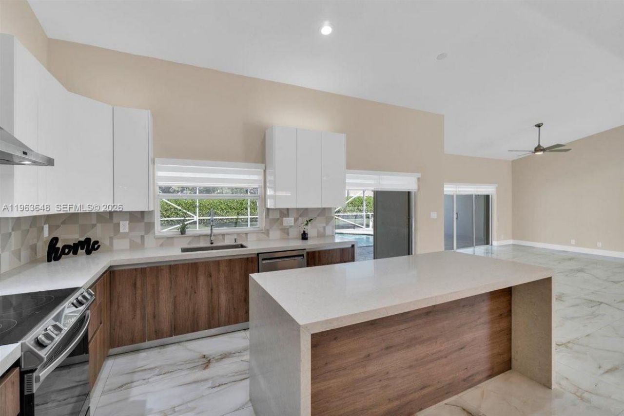 10425 NW 48th Mnr, Coral Springs, FL 33076 Photo