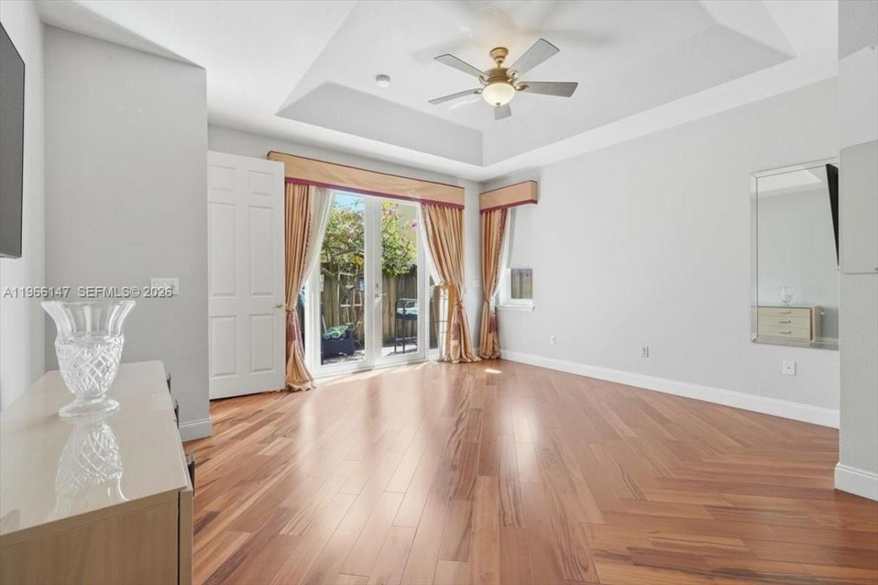 1282 Grant Ct , Hollywood, FL 33019 Photo