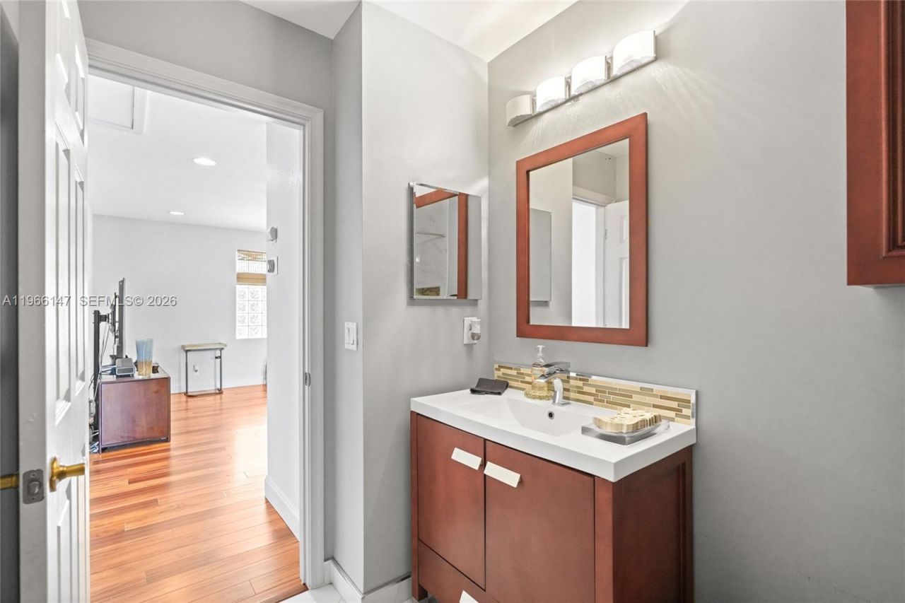 1282 Grant Ct , Hollywood, FL 33019 Photo