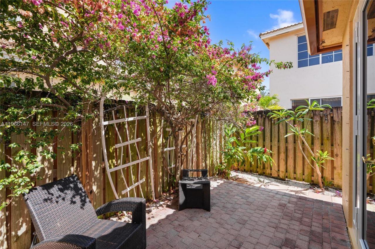 1282 Grant Ct , Hollywood, FL 33019 Photo