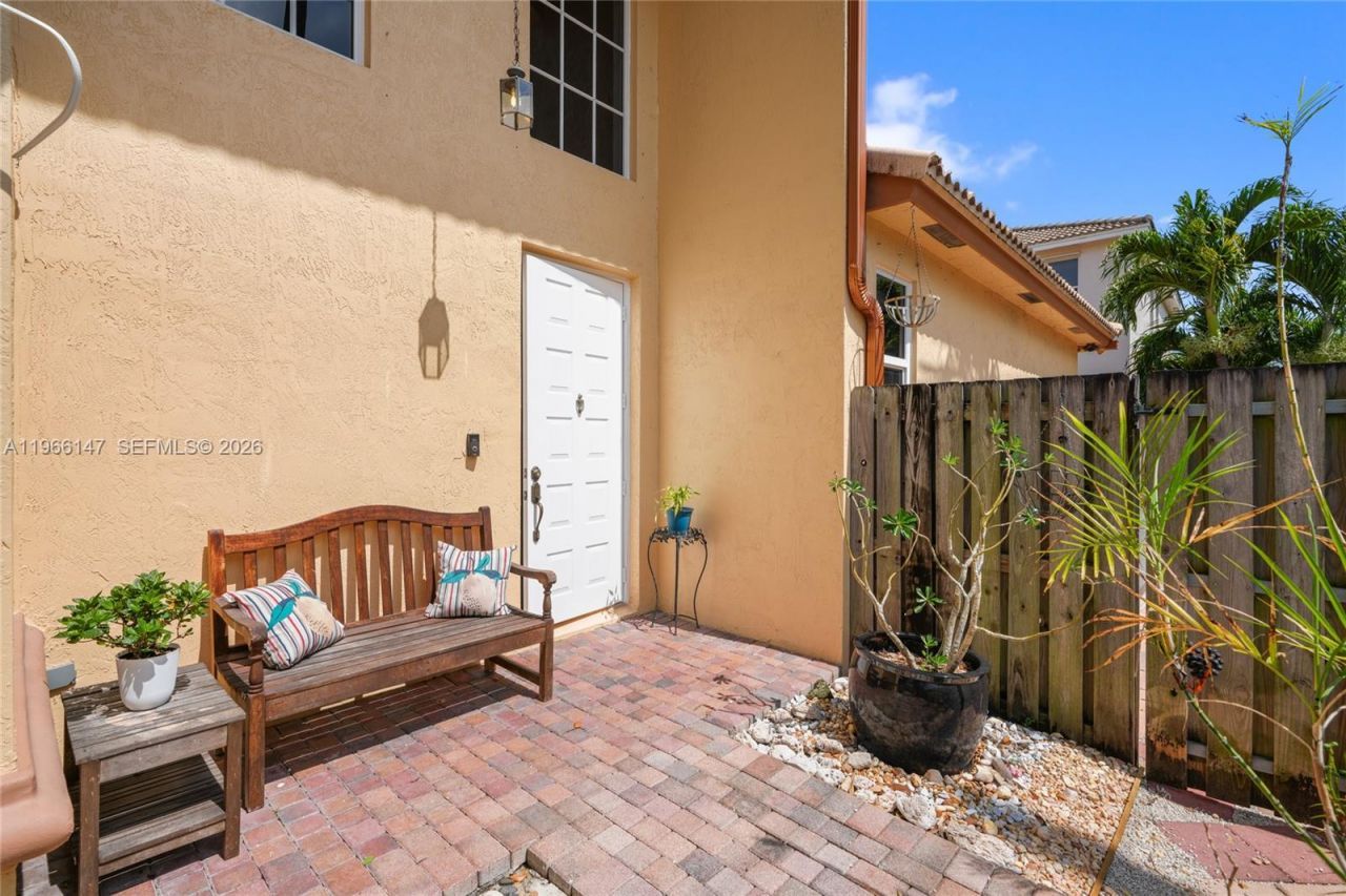 1282 Grant Ct , Hollywood, FL 33019 Photo