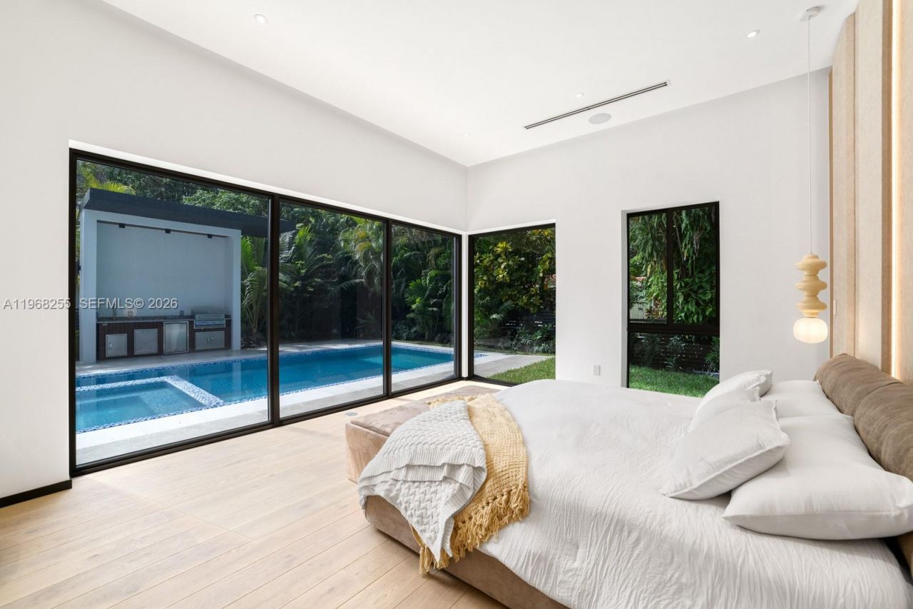 7420 SW 52nd Ave, Miami, FL 33143 Photo