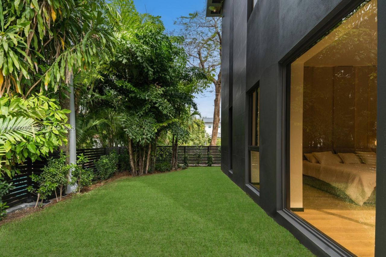 7420 SW 52nd Ave, Miami, FL 33143 Photo