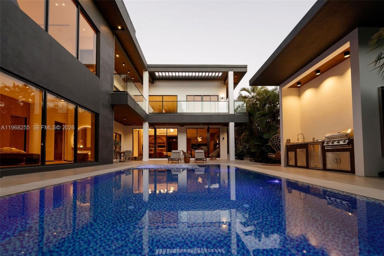 7420 SW 52nd Ave, Miami, FL 33143 Photo