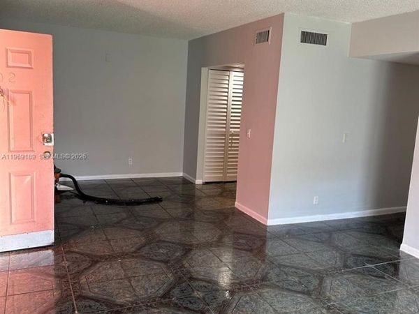 1840 NW 119th St, Unit 502, Miami, FL 33167
