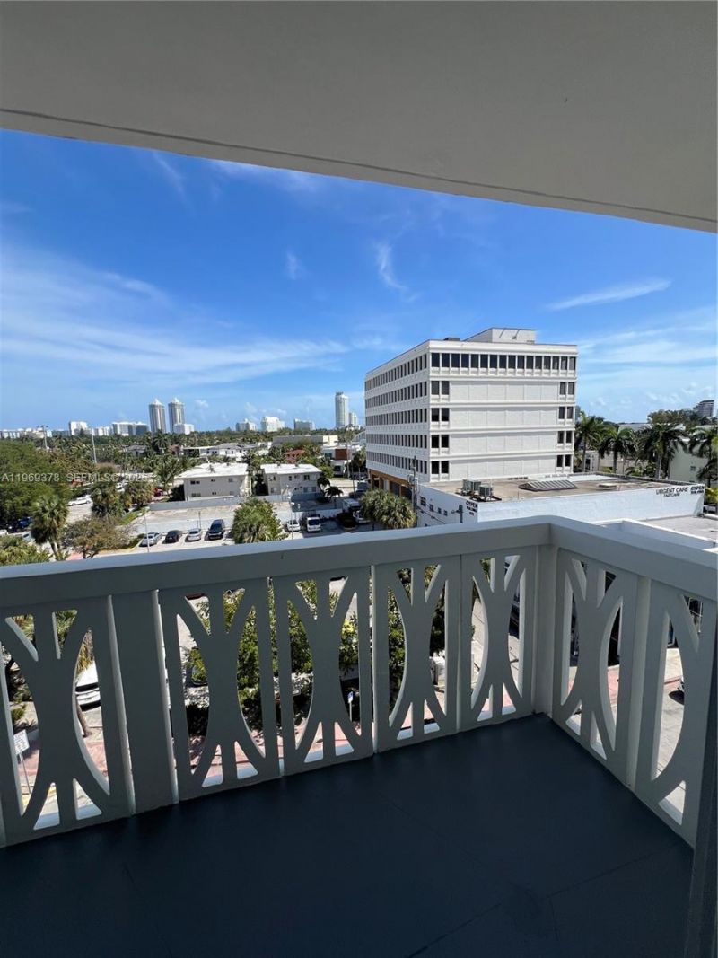 4142 N Jefferson Ave, Unit 6B, Miami Beach, FL 33140 Photo