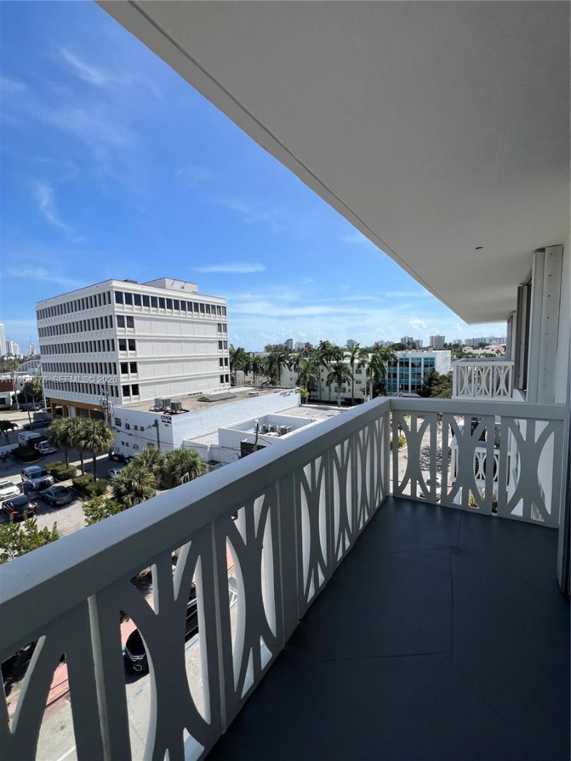4142 N Jefferson Ave, Unit 6B, Miami Beach, FL 33140 Photo